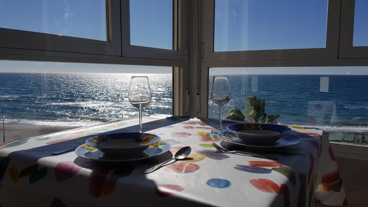 Beachfront 82 *