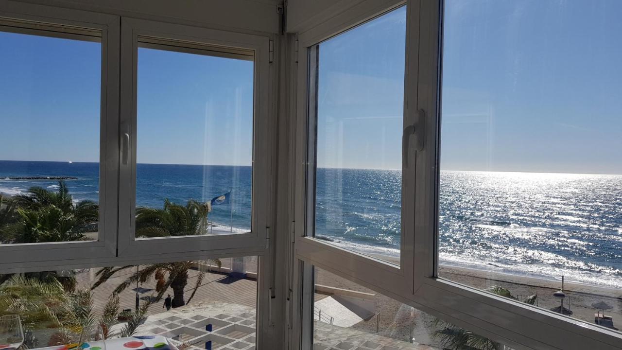 Beachfront 82 *