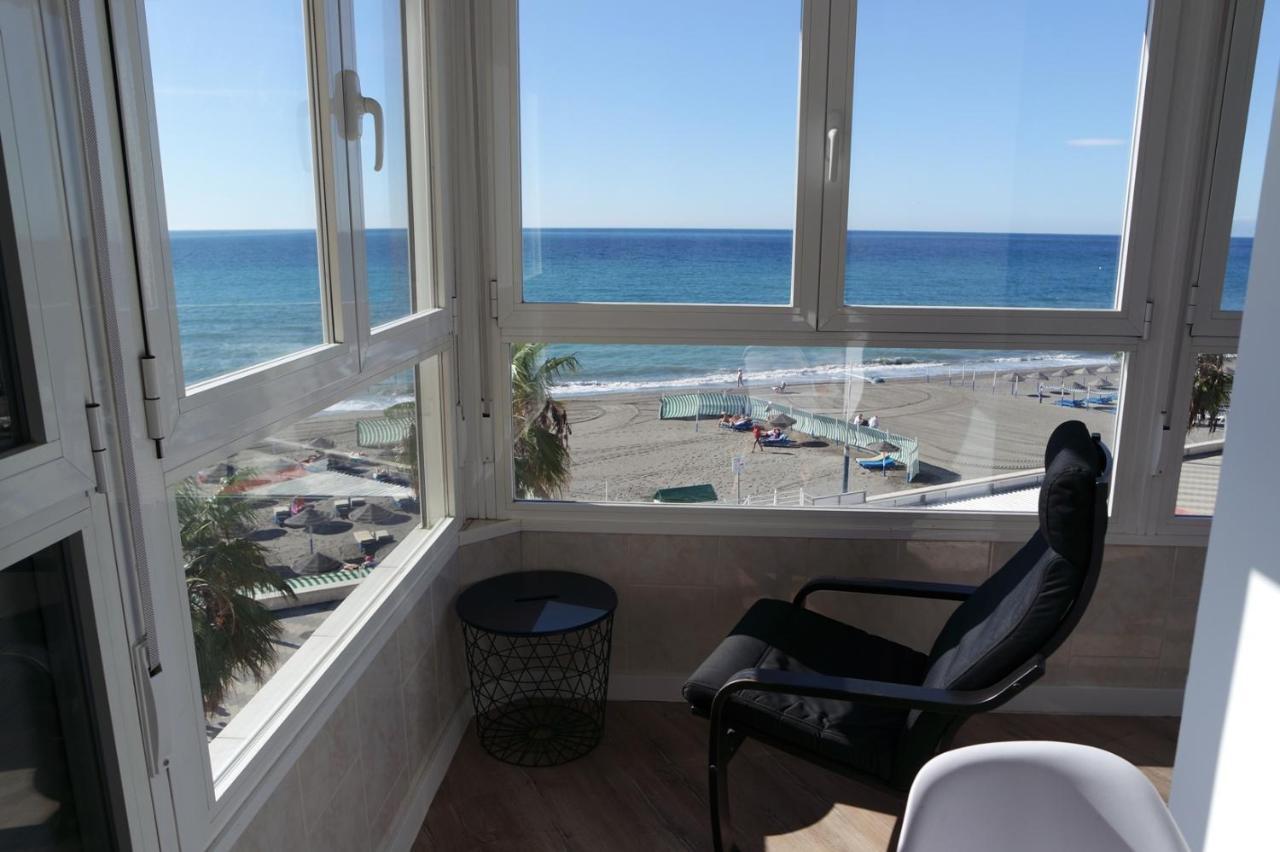 Beachfront 82 Apartment
